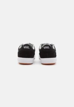 Vans CruzeUnisex - Trainers - Black/True White -Vans Shop UK b029ed96275e4a099d8360f48a4b03c1