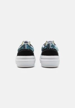 Vans Ua Old Skool Overt Cc - Trainers - Black/Multi-Coloured -Vans Shop UK b0ca5b3457454e03ad7b5eafeb7404b3