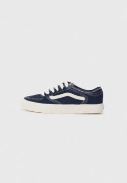 Vans ROWLEY UNISEX - Trainers - Light Grey/white 20 Vans ROWLEY UNISEX - Trainers - Light Grey/white -Vans Shop UK b1c55f5202af4a25b07db77c7e369a52