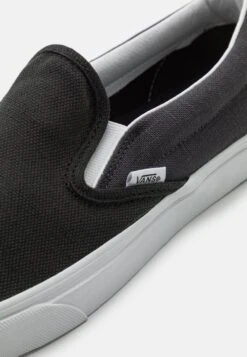 Vans Classic Slip On Unisex - Slip-Ons - Black -Vans Shop UK b20220f6477c4705b79c8d1f9225bf7e