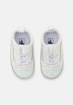 Vans In Old Skool Crib Unisex - Baby Gifts - White -Vans Shop UK b2e432b3074440eda18eac303efb4823