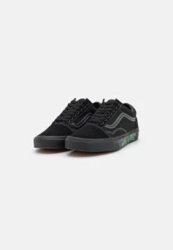 Vans Old Skool Unisex - Trainers - Blackout -Vans Shop UK b40578c7bd9c4e86addd2a4bd85486b5