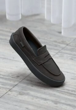 Vans SKATE LOAFER UNISEX - Trainers - Brown/black