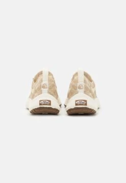 Vans Ultrarange Vr3 - Trainers - Sand/Off White -Vans Shop UK b5e82e5e8fd342b48df831c5df304918