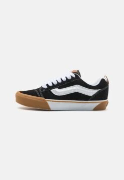 Vans KNU SKOOL UNISEX - Skate Shoes - Brown White -Vans Shop UK b681a42296cd434cbc19fc2e1fbe8281