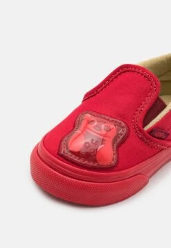 Vans Slip-On Unisex - Trainers - Red -Vans Shop UK b70fe4cdd64a41e2a75d5ff6000a4058