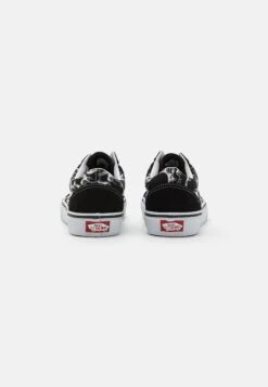 Vans Old Skool Unisex - Trainers - Flames Black/True White -Vans Shop UK b7269f25312648f289eb8d6b4f1419bc