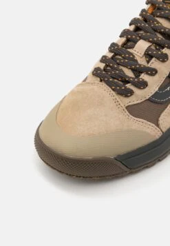 Vans Ultrarange Exo Mt-1 Unisex - Trainers - Dark Brown/Multi-Coloured -Vans Shop UK b72e5276b3434ecc8950a478407331c3