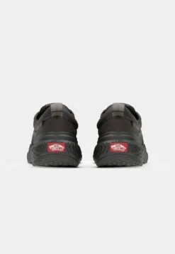 Vans MTE ULTRARANGE NEO VR3 - Trainers - Dark Brown -Vans Shop UK b94039307c8b4777a7161beaaddc38fc