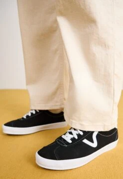 Vans SPORT LOW - Trainers - Black -Vans Shop UK b9c20fc87ab2413a948453f20ec9e44d 2