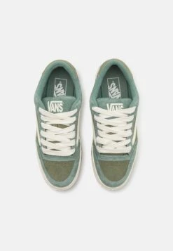 Vans HYLANE UNISEX - Skate Shoes - Green Tea -Vans Shop UK b9c2f52c9cea458894a5072f359ccc8c
