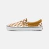 Vans Classic Unisex - Trainers -Vans Shop UK bc1d64af475e4d89bd83d87672b9d05c 1