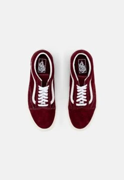 Vans UA OLD SKOOL - Trainers - Pomegranate/snow White -Vans Shop UK bc2fb8e799cc482f8bb5df92ab65327a