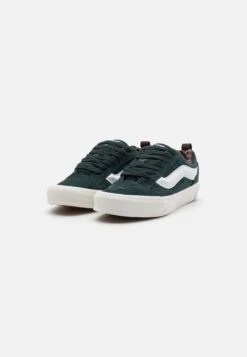 Vans KNU SKOOL UNISEX - Skate Shoes - Green 37 Vans KNU SKOOL UNISEX - Skate Shoes - Green -Vans Shop UK be9904c78fc046a3be155511b50b8a86 1