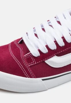 Vans KNU SKOOL UNISEX - Trainers - Rhododendron -Vans Shop UK bf397b0cb1164df19cc73b7fec28721a