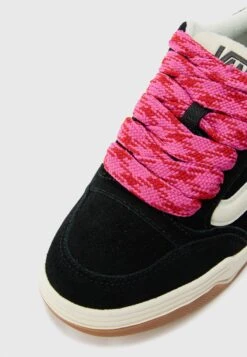 Vans HYLANE - Trainers - Black -Vans Shop UK bff5ebef197a418991475b4c0afdcb4b