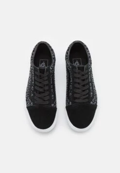 Vans Old Skool Stackform - Trainers - Black -Vans Shop UK c1a90362dc3e4987a6987a05080a0e80