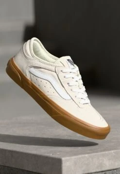Vans ROWLEY CLASSIC UNISEX - Trainers - Marshmallow