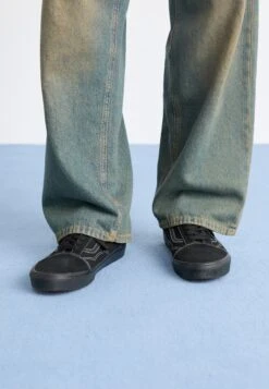 Vans OLD SKOOL UNISEX - Trainers - Mono Pop Black