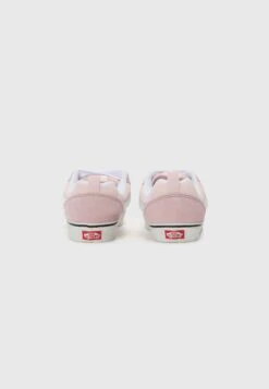 Vans KNU SKOOL - Skate Shoes - Pink -Vans Shop UK c61b6ef58c514bf3a9d15b42a78964af
