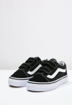 Vans OLD SKOOL - Trainers - Black/true White -Vans Shop UK c87b3b0b3b8d4976b6f833ed5d174b58