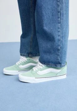 Vans KNU SKOOL UNISEX - Skate Shoes - Neon Pink -Vans Shop UK c9b92b611b4948fcbc59324c8876fd32 7