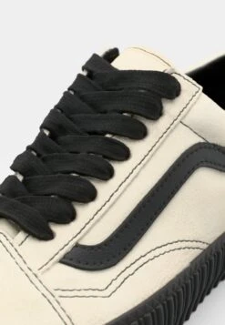 Vans OLD SKOOL CREEPER - Trainers - Grunge Classic White -Vans Shop UK cc7549bdb0b34f729f6199a8ad4f6be1