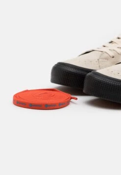 Vans Sk8 Gore-Tex Unisex - High-Top Trainers - Turtledove/Marshmallow -Vans Shop UK ce201a87465d4e22bbf3087a7e0b1f1a