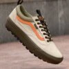 Vans MTE OLD SKOOL UNISEX - Trainers - Taupe/orange -Vans Shop UK d15ce5fe192c45a787e0d80ce22f0ff4