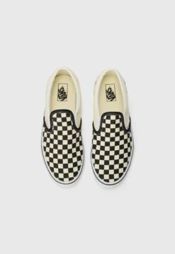 Vans CLASSIC UNISEX - Trainers - Black/white -Vans Shop UK d3037309cbea41bca91b03699ee1f624
