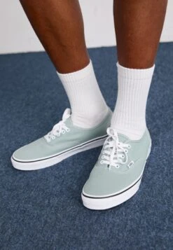 Vans AUTHENTIC UNISEX - Trainers - Black -Vans Shop UK d36c038d54134ee08cfb01ceb4afa1c9 7