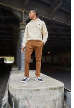 Vans Sk8-Low Unisex - Trainers -Vans Shop UK d52e0e69b0a24f0982a194726558bf07