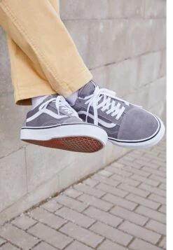 Vans Ua Old Skool - Trainers - Pewter/True White -Vans Shop UK d57120e8ee2443879aacc592ae17aae6