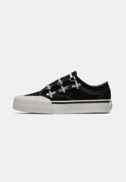 Vans LX OLD SKOOL WRAP - Trainers - Black/white -Vans Shop UK d5bef1e28f624678b7c26e41cb6a8ab7