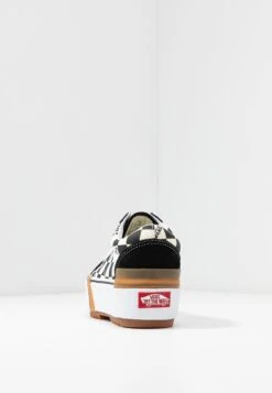 Vans Old Skool Stacked - Trainers -Vans Shop UK d8be25288edf4a818044b6504f53371f