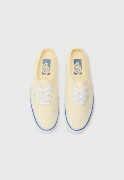 Vans AUTHENTIC UNISEX - Trainers - Off White -Vans Shop UK d9cc7434dfb54a39b630900a398c7bb5