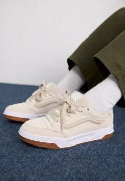 Vans HYLANE UNISEX - Trainers - Black/white/gum 20 Vans HYLANE UNISEX - Trainers - Black/white/gum -Vans Shop UK db444b85e1714a8c8e525248e36a9159