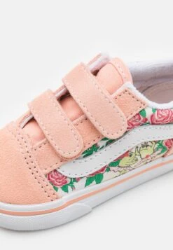 Vans Old Skool Unisex - Trainers - Tropical Peach -Vans Shop UK dd224bae93214ed2b56657c088064d90