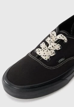 Vans AUTHENTIC UNISEX - Trainers - Black -Vans Shop UK dd740c3e317445d7a18cad26df9efdec