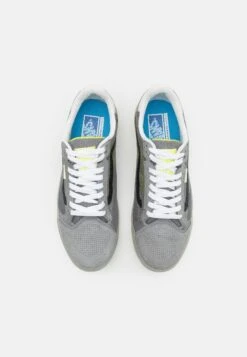 Vans Evdnt Ultimatewaffle Unisex - Trainers - Static Frost Grey/White -Vans Shop UK de4dfc7b21844349bd99b66ddee181f8