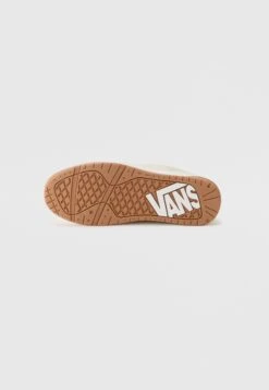 Vans HYLANE UNISEX - Trainers - Sepia Rose -Vans Shop UK df832ca9c00a48b087615331d3258437