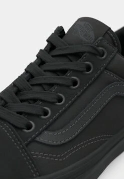 Vans MTE OLD SKOOL INSULATED UNISEX - Trainers - Black -Vans Shop UK dfa914c09a6e43dba147e0d8e270db8d