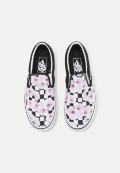 Vans Classic Slip On - Slip-Ons - Black -Vans Shop UK e107ea1a211146a78b5412125710a344