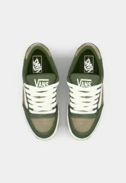 Vans HYLANE UNISEX - Skate Shoes - Green Olive -Vans Shop UK e1673e8f23b343d8b97c72da38bf42e3