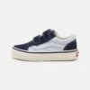Vans Old Skool Unisex - Trainers - Peacoat -Vans Shop UK e2cd48ef41f94138afb679c32b0dd54b