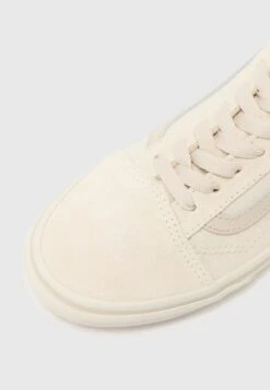 Vans OLD SKOOL UNISEX - Trainers - Pop Marshmallow -Vans Shop UK e3c56d8c9de148ac862b3ce4d247b186