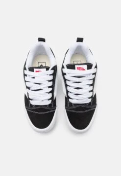 Vans KNU STACK - Skate Shoes - Black/true White -Vans Shop UK e4813fa2d42d488383dde91a866f41d5