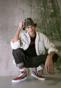 Vans Sk8 Hi Unisex - High-Top Trainers - Chili Oil -Vans Shop UK e65cc602833f4659836631d3d7f8064a