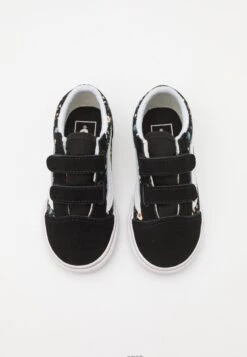 Vans Old Skool - Trainers - Black/True White -Vans Shop UK e76c852c8e2e4006b03baef93389cf60