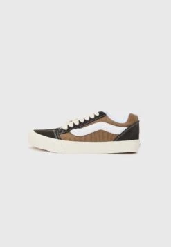 Vans KNU SKOOL UNISEX - Trainers - Black/white -Vans Shop UK e78bf633cc644a0a8c7f6df017d8ba1d 10